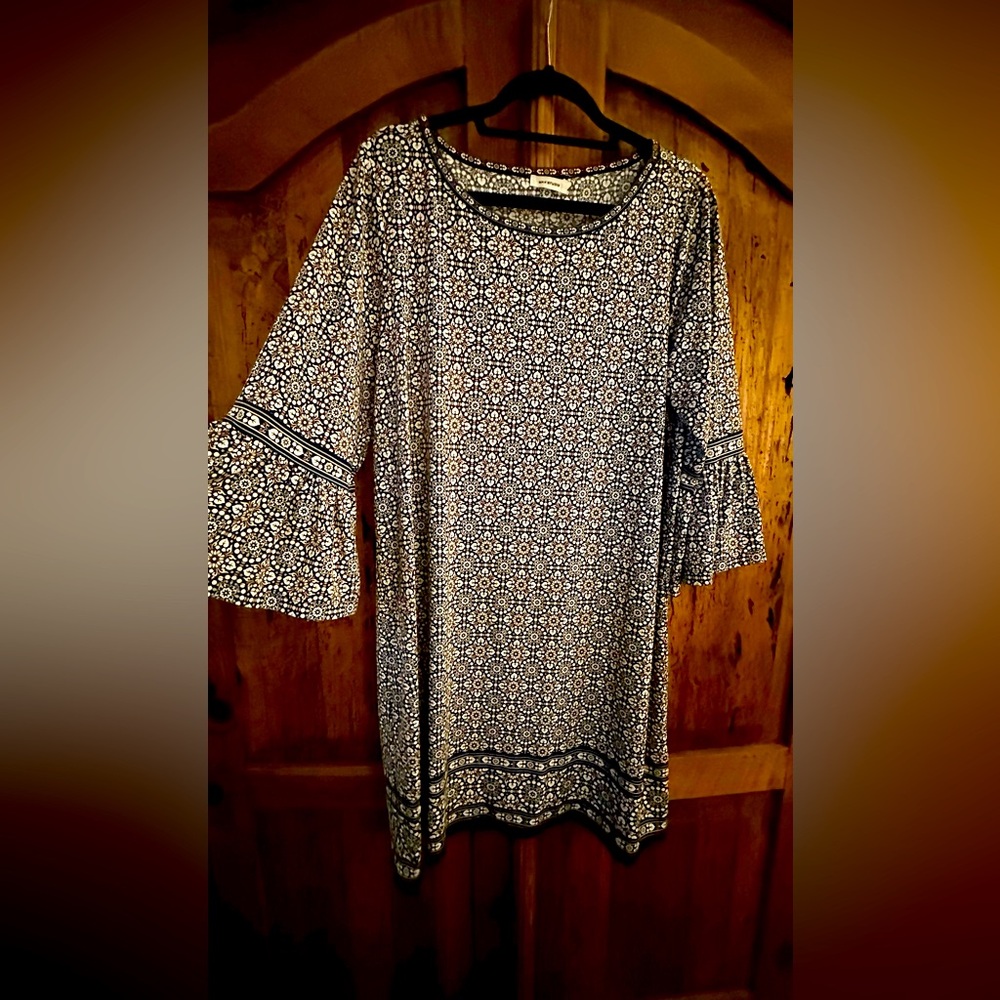 Max Studio Black and White Patterned Tunic